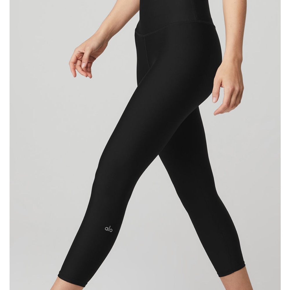 ALO Yoga High Waist Airlift Capri Black Size M
